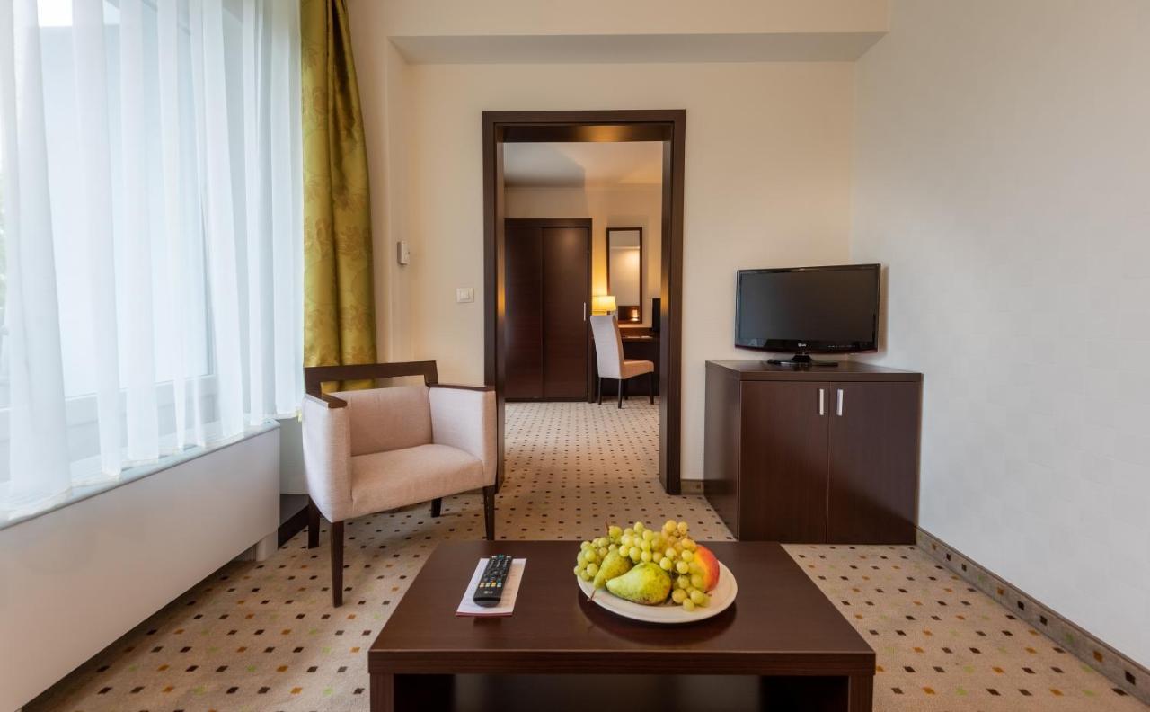 Hunguest Hotel Gyula Bagian luar foto
