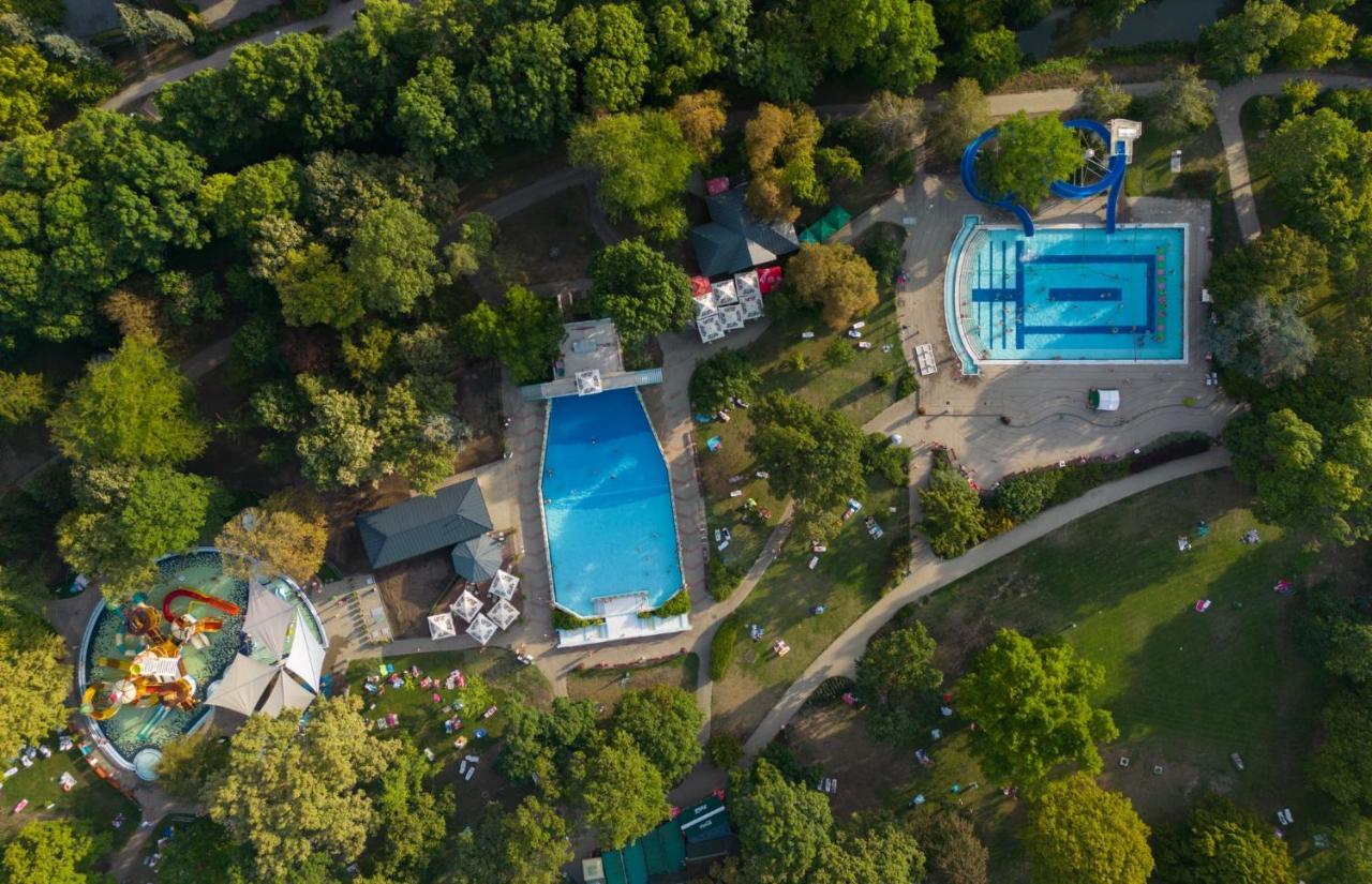 Hunguest Hotel Gyula Bagian luar foto